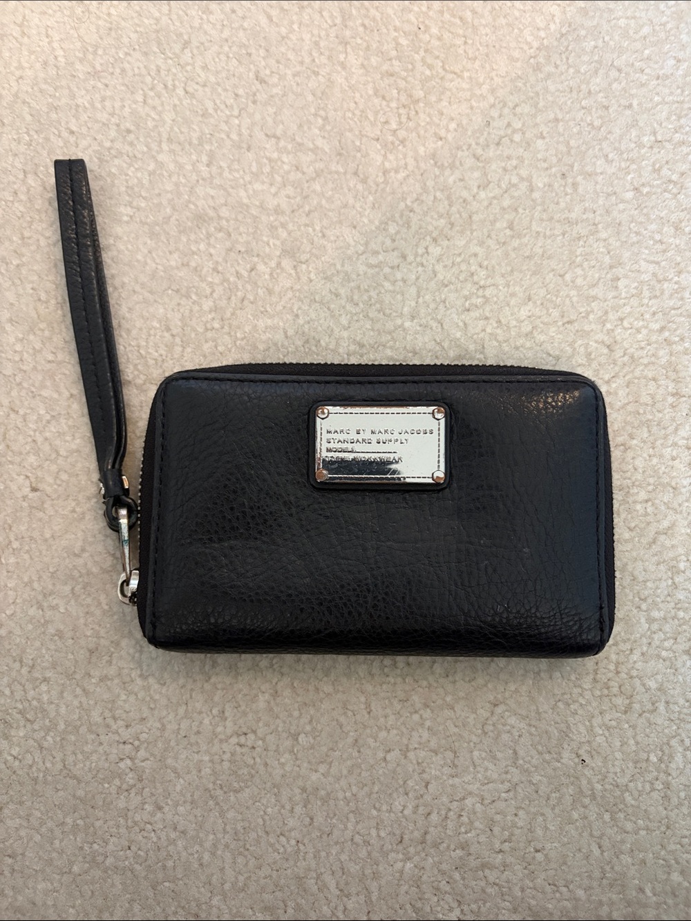 Marc by Marc Jacobs Black Leather Zip-Around Wristlet Card Case